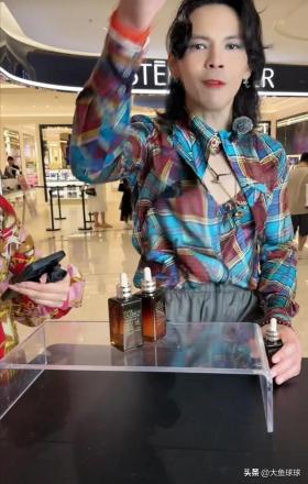 向佐首場女裝直播銷售額破5000萬-圖7 向佐首場女裝直播銷售額破5000萬-圖7