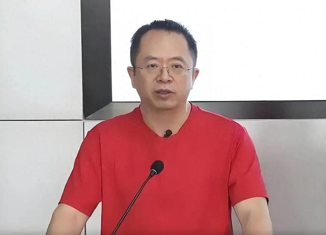 周鴻祎面向千萬粉絲在線征集福利方案-圖1 周鴻祎面向千萬粉絲在線征集福利方案-圖1